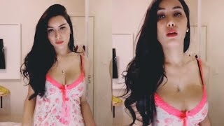 BIGO LIVE HOT ‼️ CEWEK CANTIK GOYANG PAKE BAJU HARAM MENGGODA 