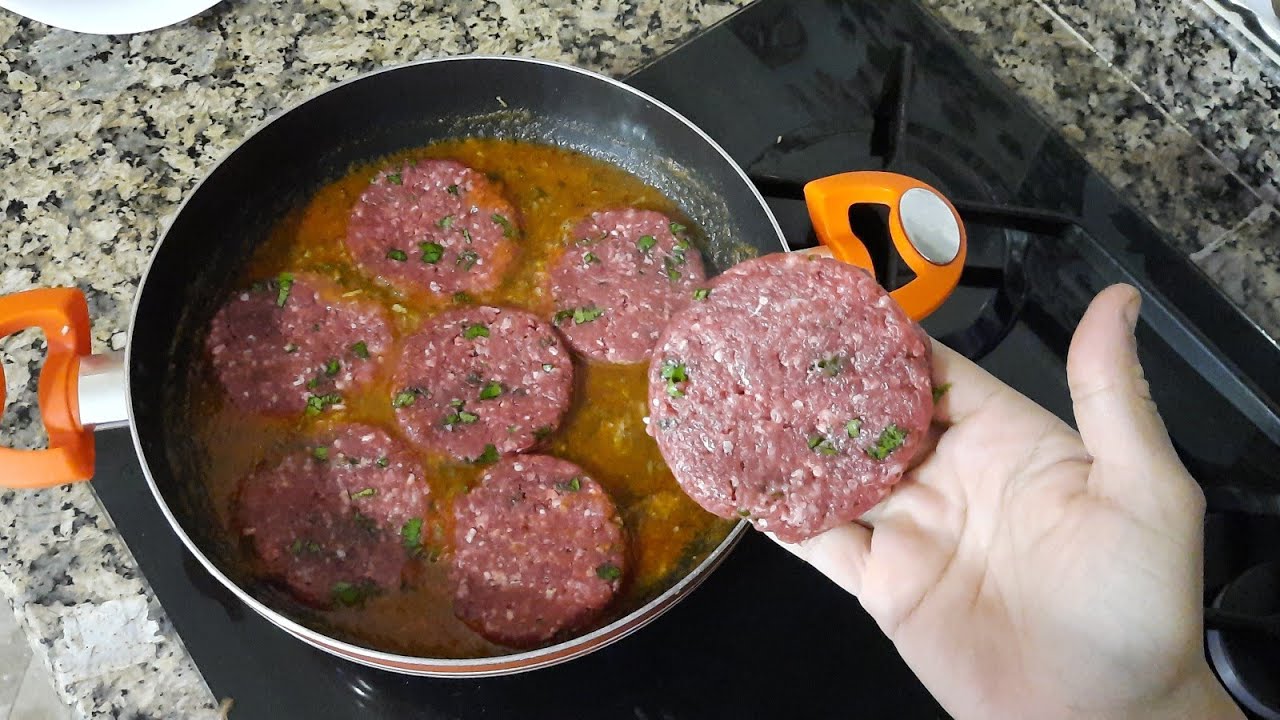 وجبة على السريع👍 خبيزات اللحم المفروم😍 بصلصة بزاف بنييينة😋 مع طريقة تشكيل خبيزات بنفس الحجم 👌