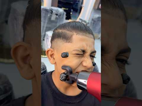 ازالة الحباية المتسلطنة م الخد       