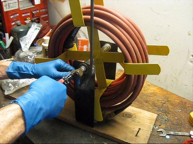 Leaking air hose reel swivel repair 