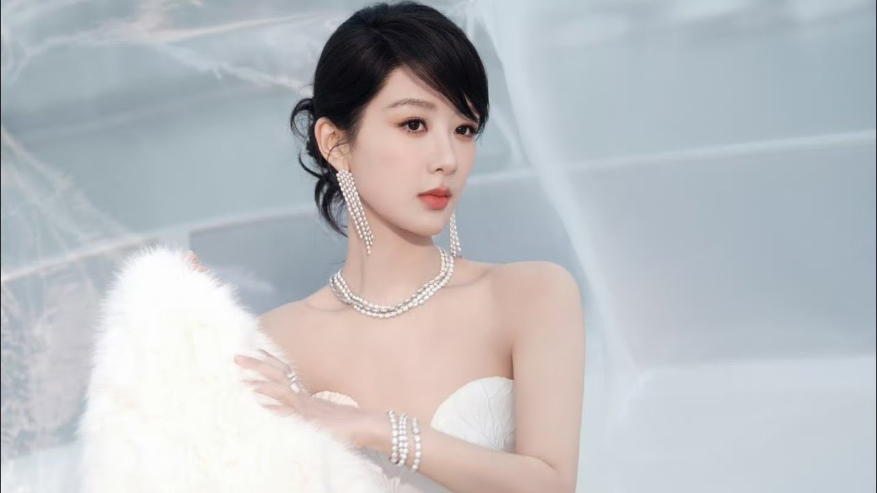 杨紫直播 Yang Zi participated in APM's city tour live stream in Haikou