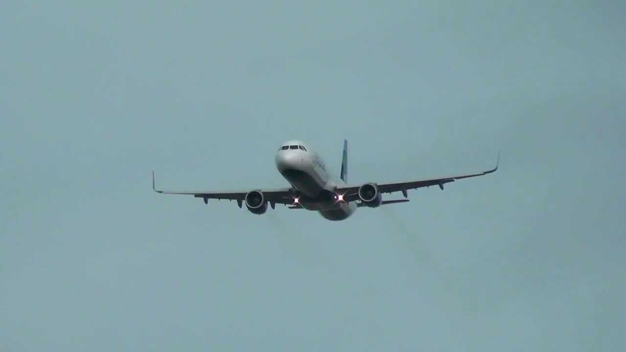 Airbus A321 Jetblue Sharklets Go Around at Hamburg Airport N905JB