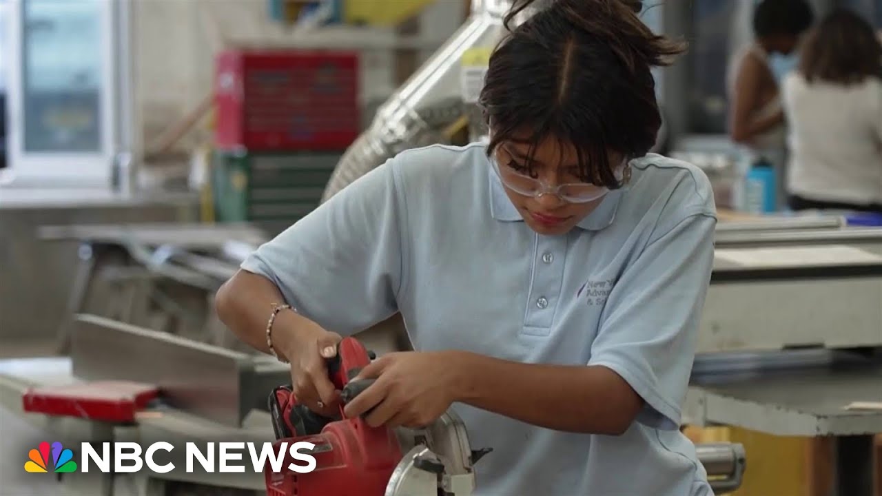 Bronx program teaches students how to build and sail boats