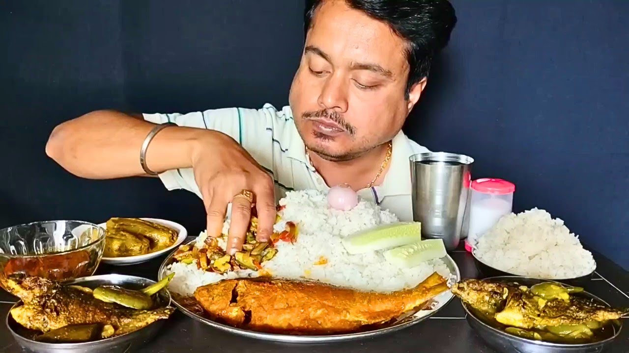 🍴Khoera Ilish Macher Tel Jhal🐟, Mach Begun Jhol🐟🍆, Mach Jhinge Jhol🐟, Potoler Dom🤤, Mix Sobji Bhaja😋