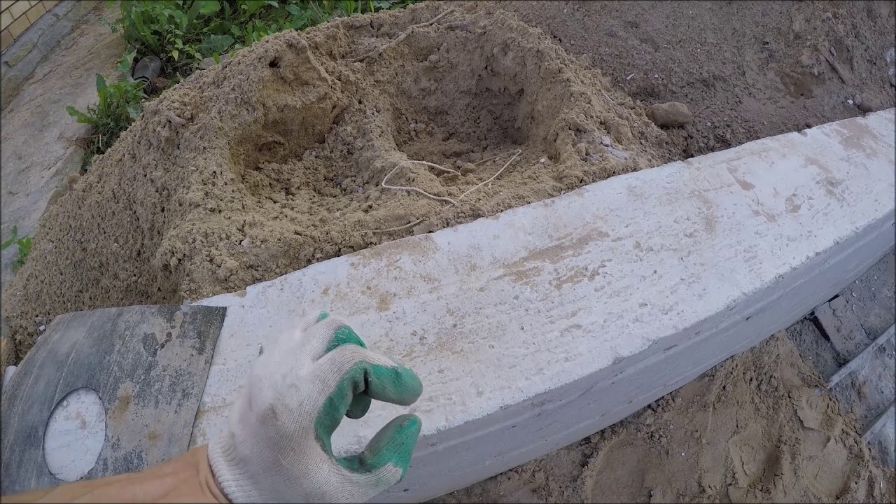 Укладка гидроизоляции на фундамент. Забор часть 46. - YouTube