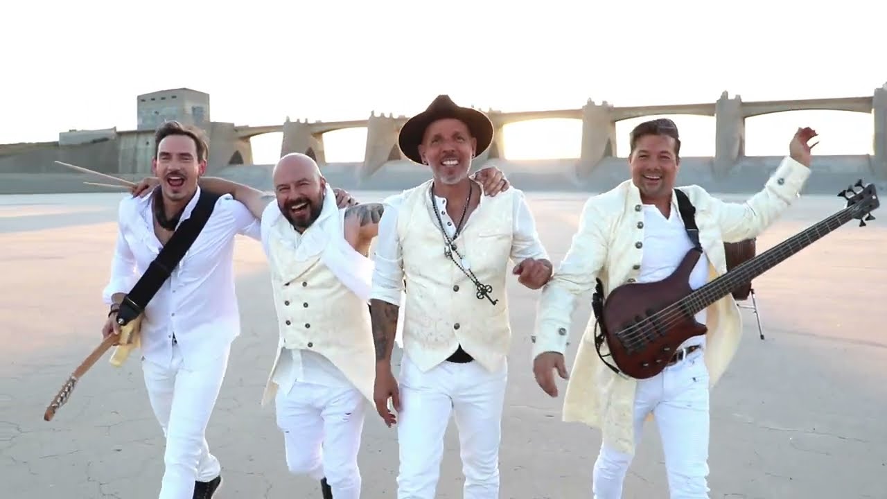 Los Fantasmas Del Caribe - Una Historia Contigo (Video Oficial)