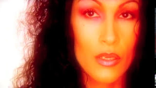 Video thumbnail of "Ivana Banfic I Bee - Imam te (Official Music Video)"