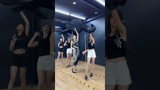 Luyện Tập Chăm Chỉ Cho Show Diễn Thời Trang Stella Sắp Tới | Practicing Hard For Stella Fashion Show