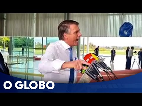 Bolsonaro se irrita em entrevista e ataca Alexandre de Moraes