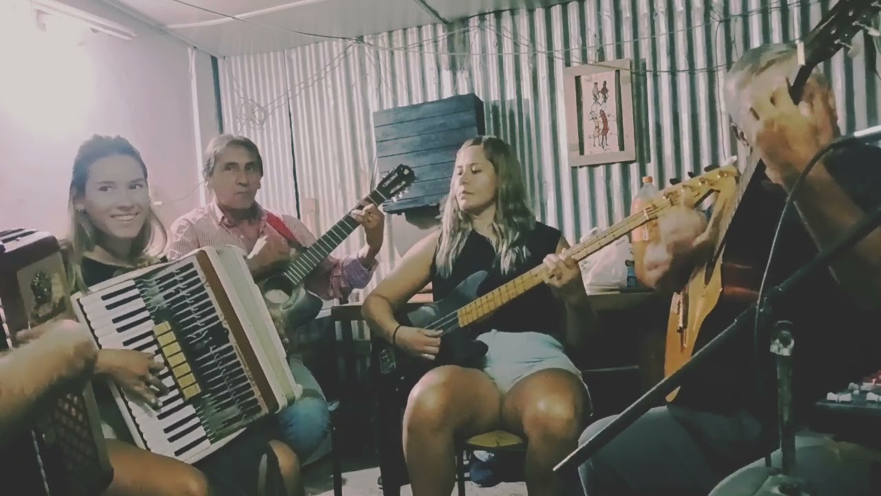 Enganchaditos de entre casa