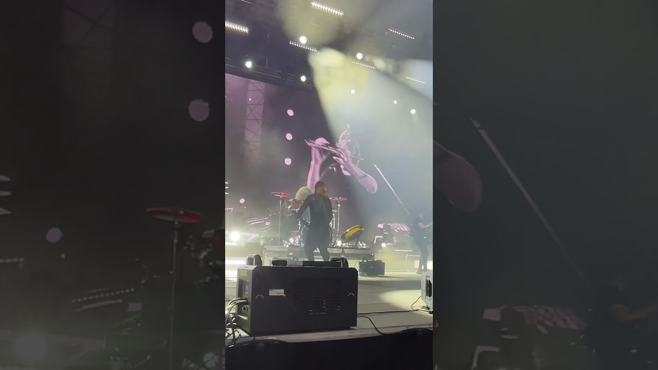 ♪ 😊 Ром-Дари-Ром... 