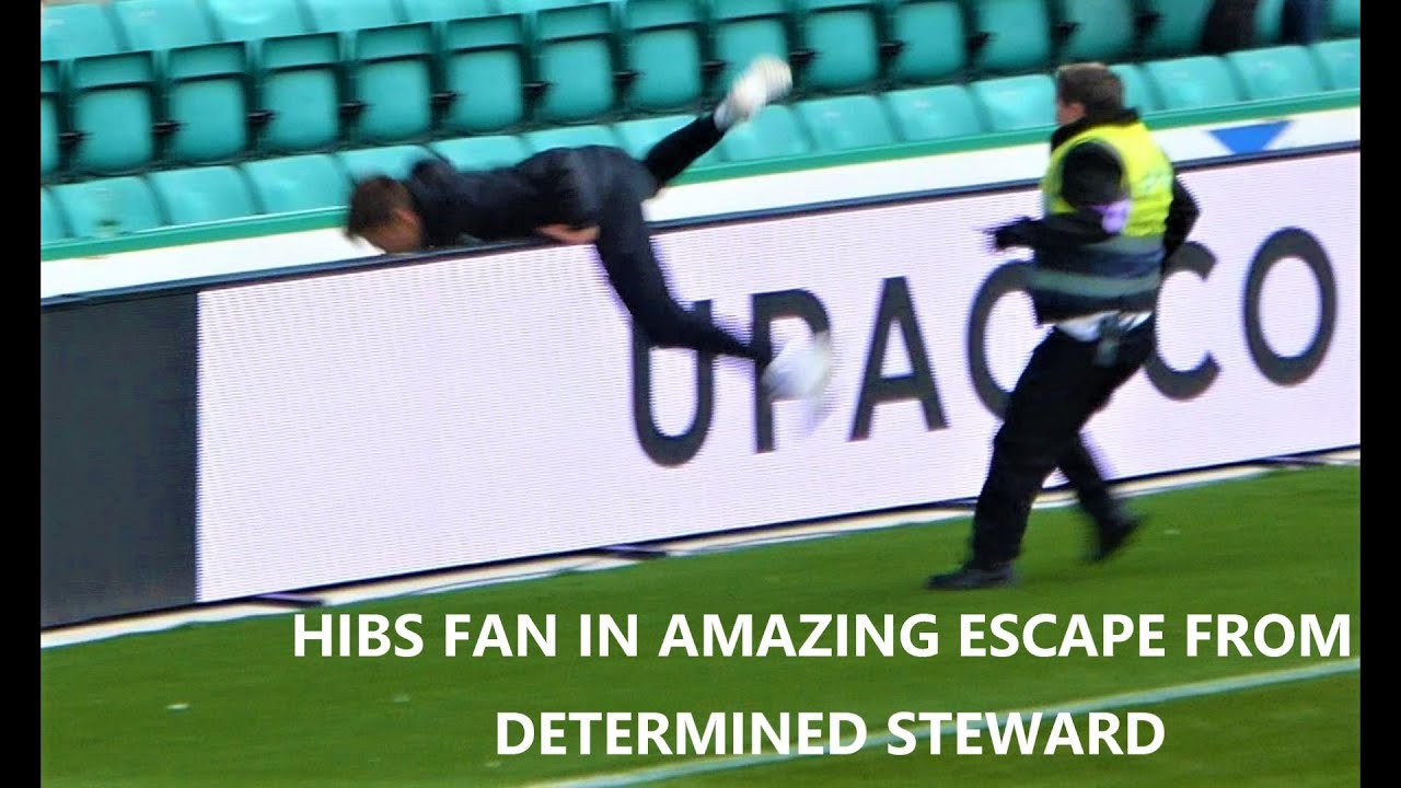 YOUNG HIBS FAN TRYS TO EVADE DETERMINED STEWARD (17/09/22)