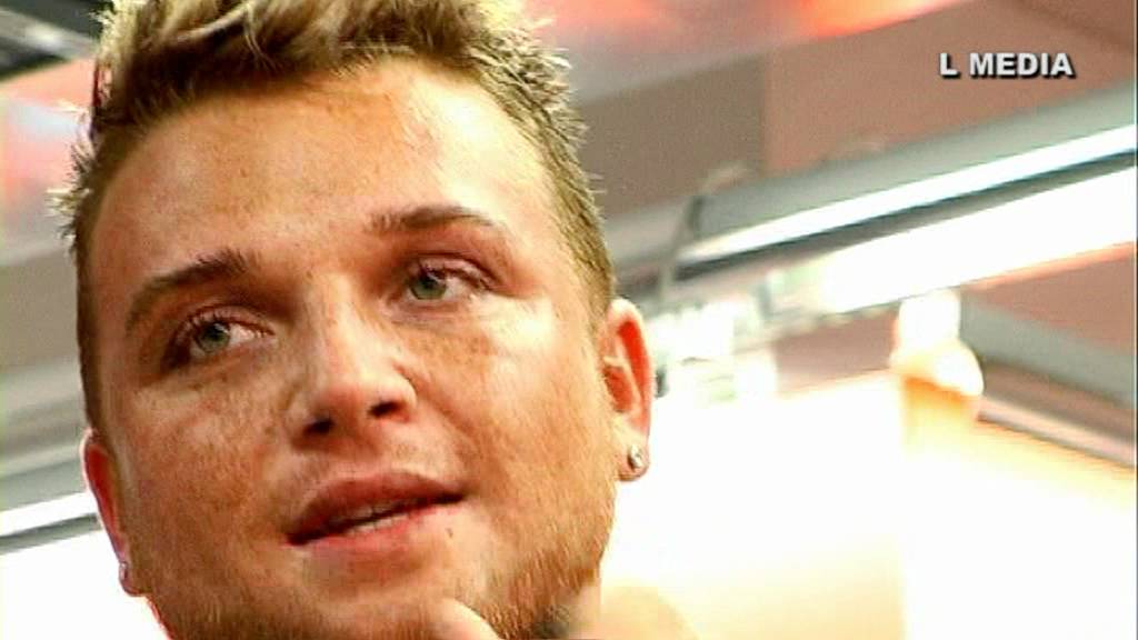 Autogrammstunde mit Menowin Fröhlich bei Saturn Berlin Alexanderplatz 03.07.2012