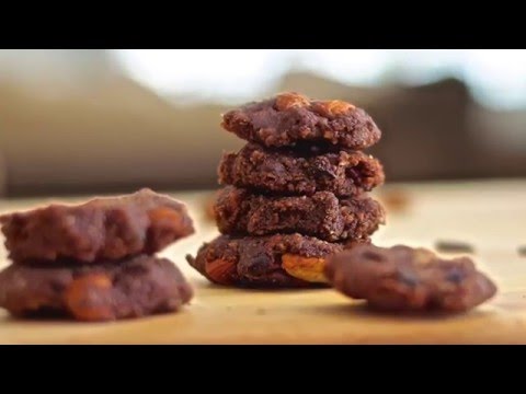 Raw Vegan Chocolate Almond Cookies!