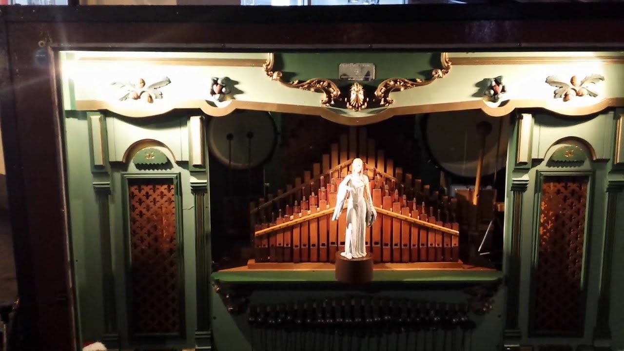 Day Trip to Bangor Fairground Organ at Kenilworth Christmas Lights