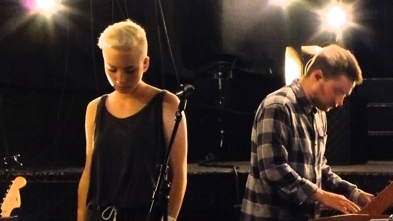 Cosby - feel - live Puls Startrampe Munich Milla 2015-05-11 adlı videoyu YouTube'da izle Cosby - feel - live Puls Startrampe Munich Milla 2015-05-11 adlı videoyu YouTube'da izle
