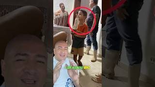 Hermoso video, ya que la devoción a la virgen María es necesaria para llegar a JesuS