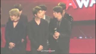 BTS Jungkook reaction to TWICE Tzuyu speech at Asia Artist Awards 2016 ver.9