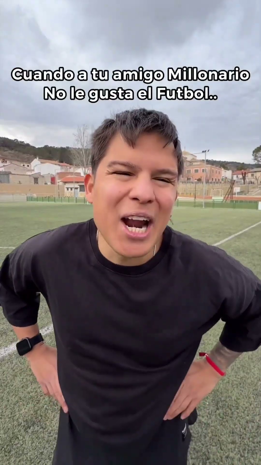 POV: Cuando A Tu Amigo Millonario No Le Gusta El Futbol ?? Paul Ferrer #short