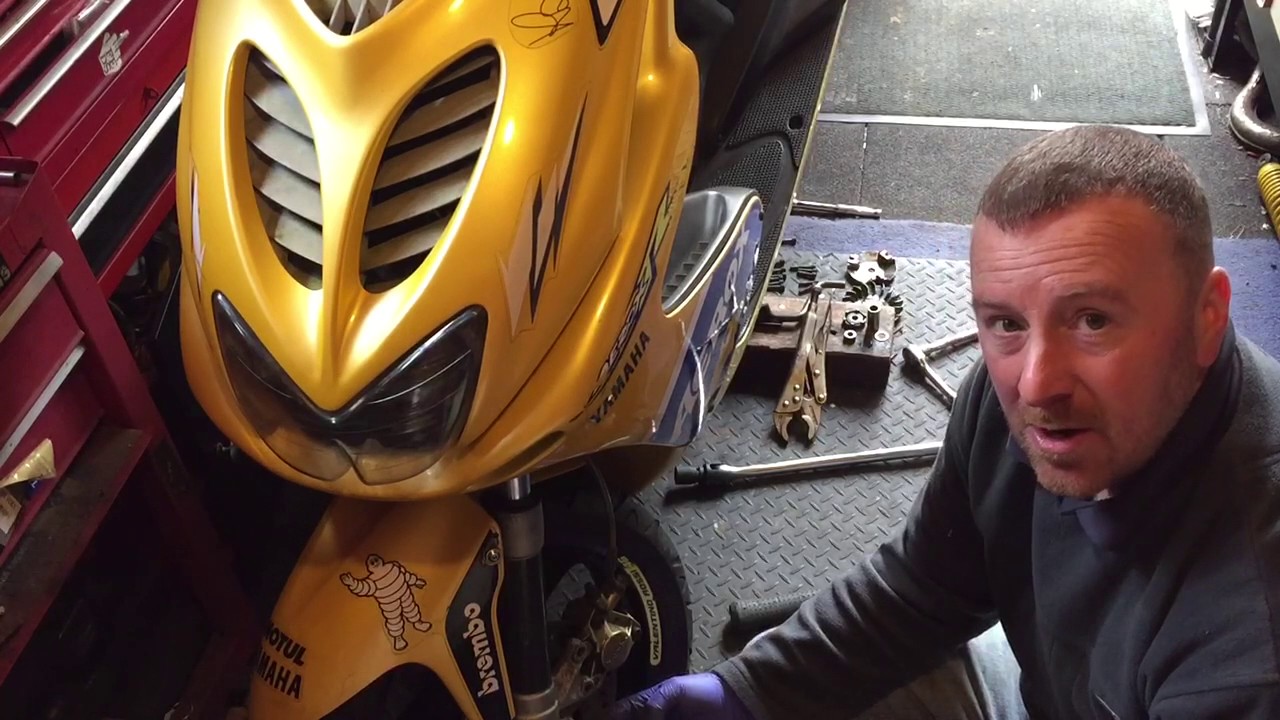Fixing jammed binding or stuck moped 50cc 125cc brakes YouTube