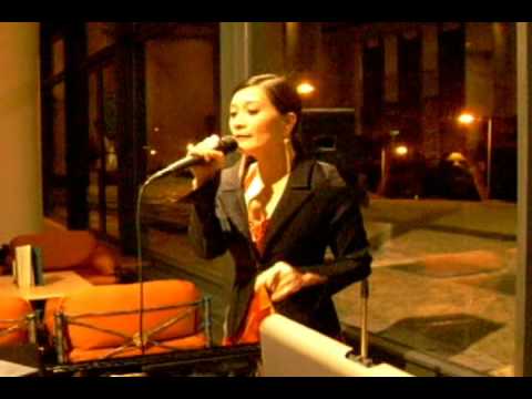 Maureen Mcgovern - A Very Special Love - Teresa