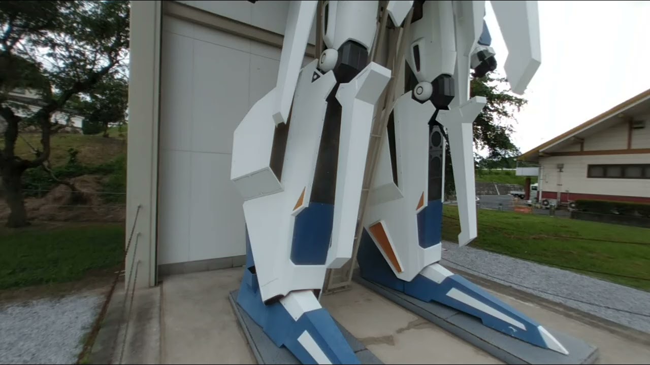 Zeta Gundam Statue at Kume no Sato in Okayama, Japan - YouTube