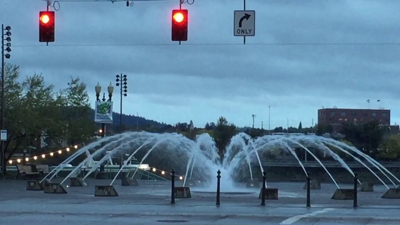 Salmon Street Springs fountain