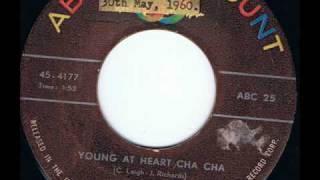 Young At Heart Cha Cha  (Tommy Thomas &amp; His Orchestra)