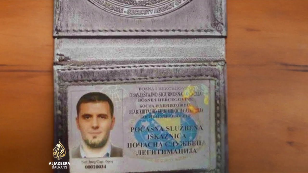 من قام بتوزيع شارات OSA الفخرية في البوسنة والهرسك وتحت أي ظروف؟