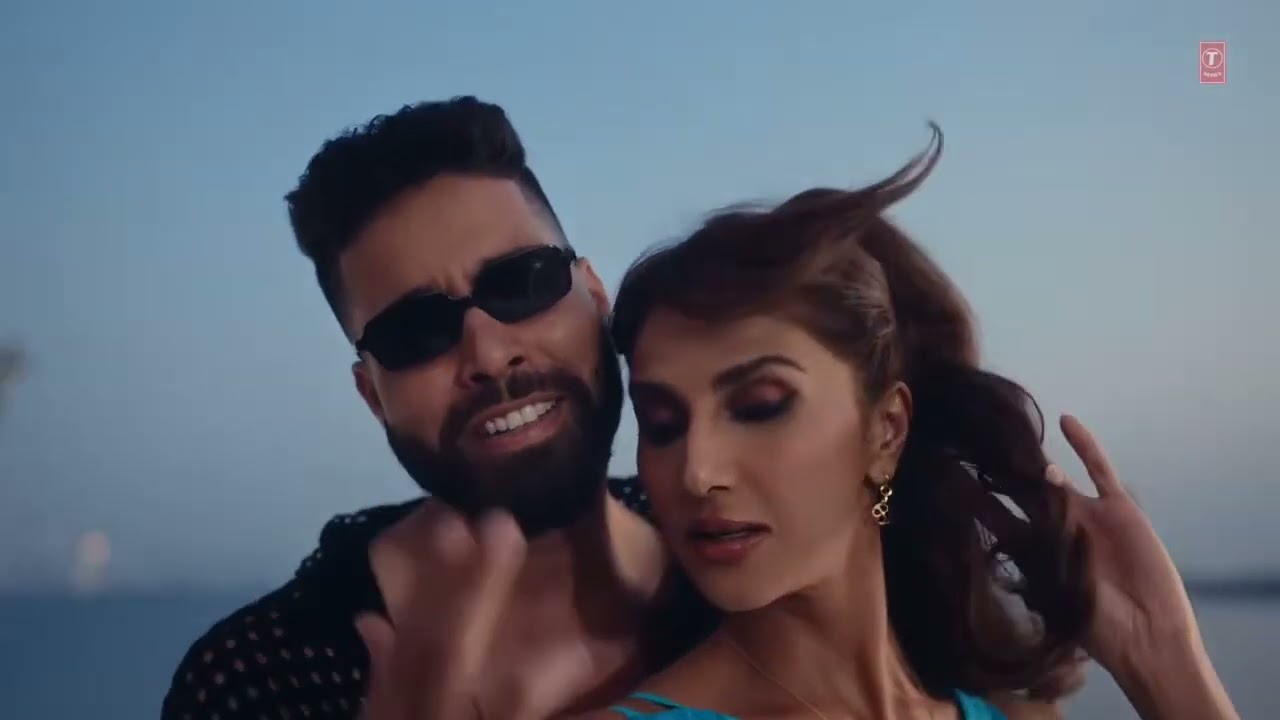 AADAT  | Official Video | YO YO HONEY SINGH | Hindi Song | FEEL IT10.01