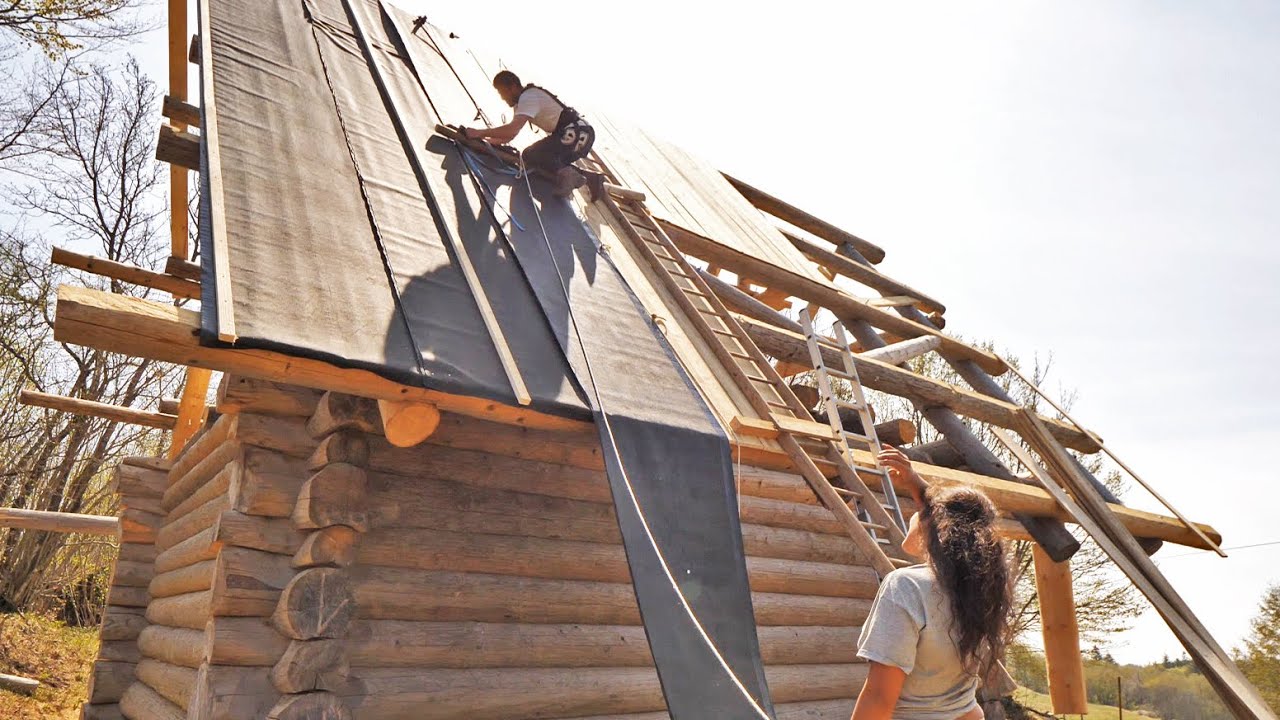 Off Grid Log Cabin S 2 Ep 12 / Teaching my Girlfriend Woodworking ...