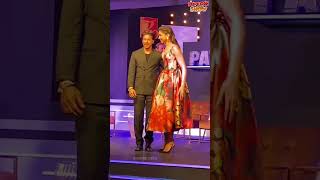 Deepika Kisses Shahrukh Khan Popcorn Show