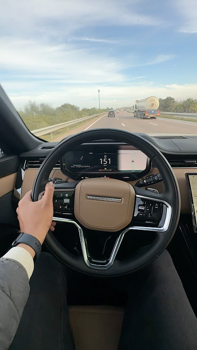 Driving my new Range Rover Sport 2025 on the highway