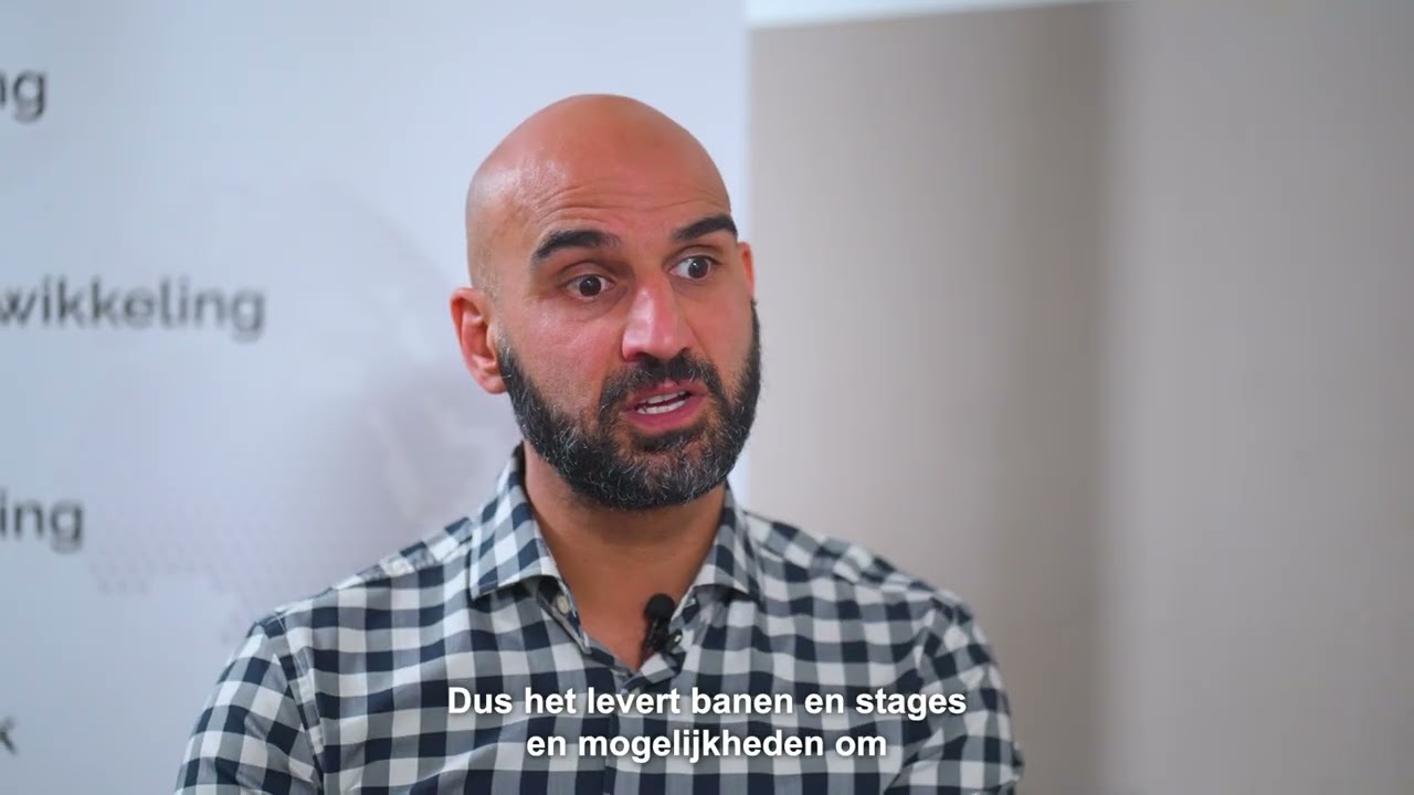 Videostill uit de serie over De Werkshop