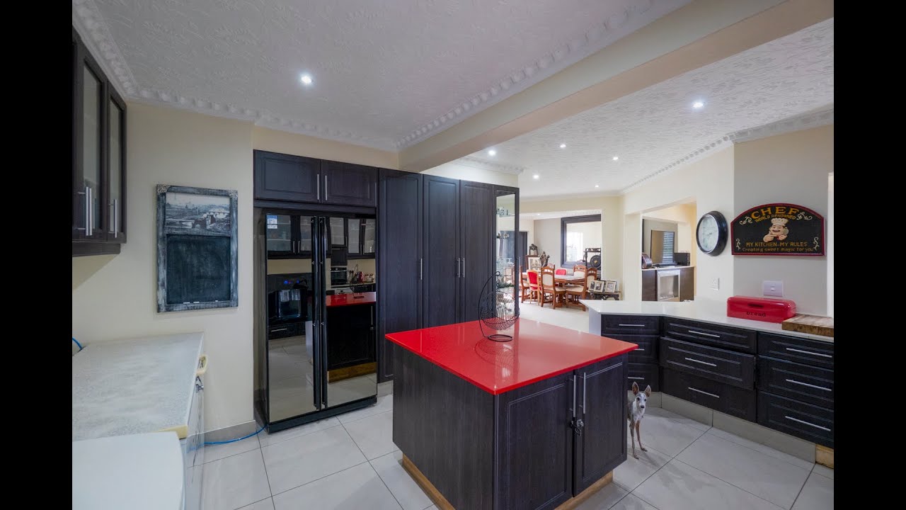 RXAO-10815 - Modern Family Home with Pool, Solar & Security