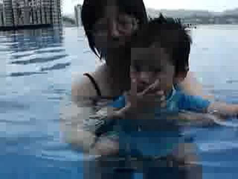 胖b游水水