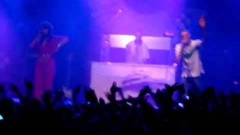 Devlin ft. Yasmin - Runaway - O2 ABC Glasgow - 28.09.2010 Supporting Example