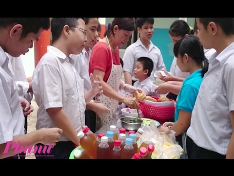 Trẻ khiếm thị đa tật nấu ăn và buôn bán để tự tin hòa nhập cộng đồng