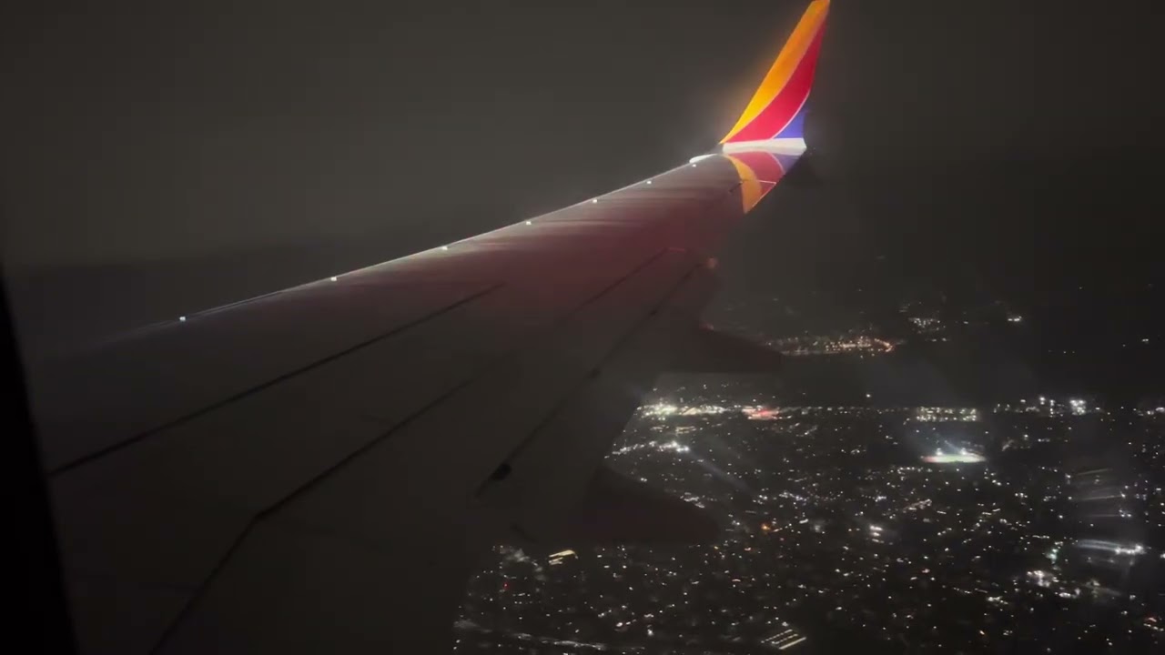 Southwest Airlines landing in Oakland Ca