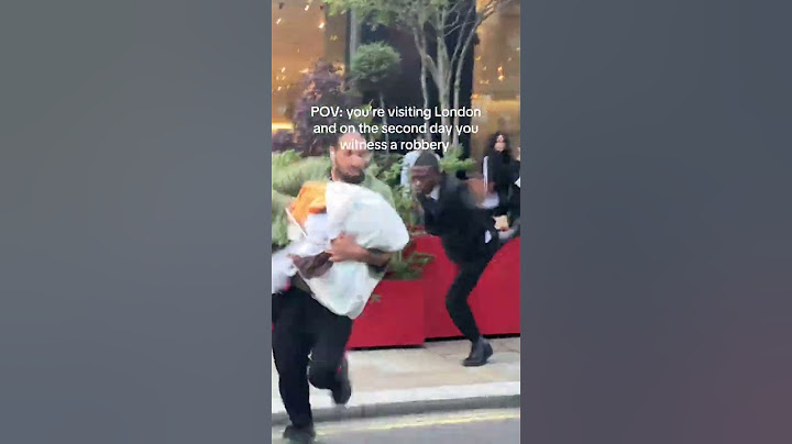 Female tourist get shocked after witnessing daylight theft in central London