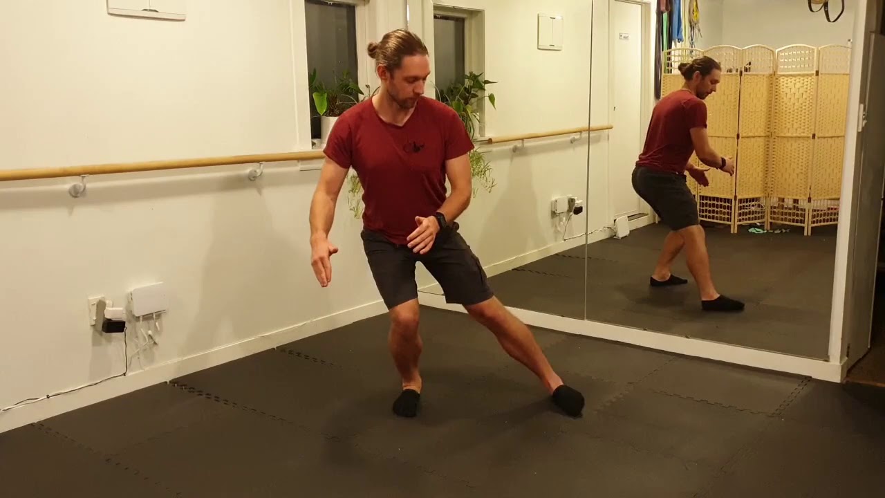 Skater squat The MSK Physio YouTube