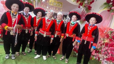 Người dao đỏ ĐắK Na bài hát làm đầu bếp