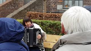 Voyage Mons visite de la ville avec la commune de Gerpinnes 2018 3 air d'accordéon