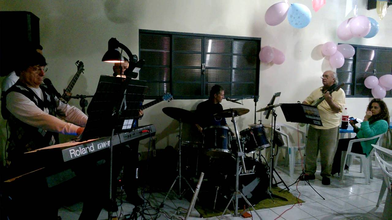 Banda The Night Memories - Only the Young - The Ventures / The Jet Black / The Sparks