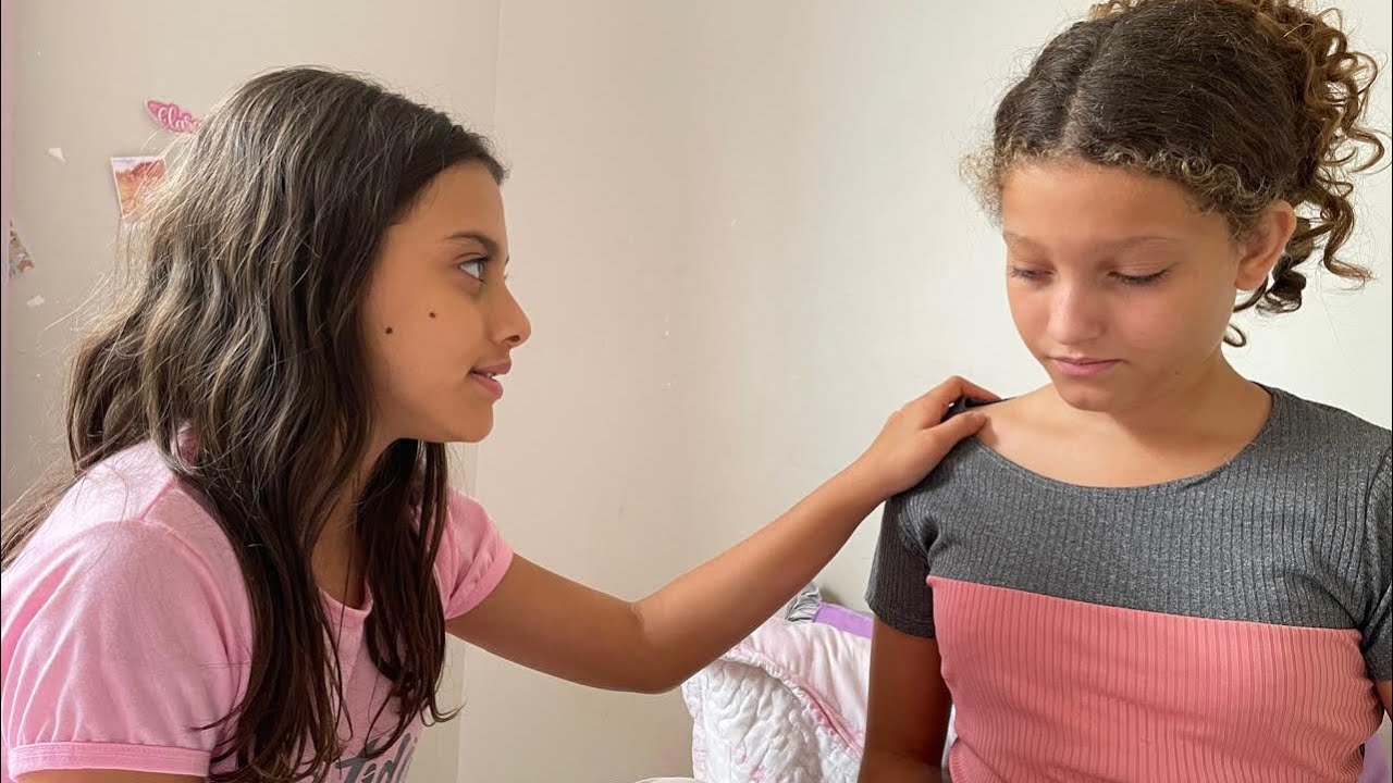 Ela Perdeu a Mãe… e a Atitude da Amiga Surpreendeu a Todos😱😨