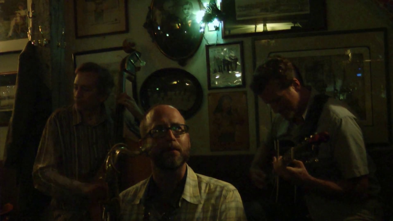 "RIFFTIDE": THE EARREGULARS AT THE EAR INN (June 12, 2011)
