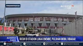 Riots at Lukas Enembe Stadium in Papua, Dozens of Cars Burned