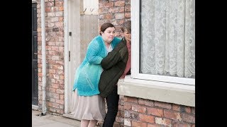 Coronation Street - Mary Cole Attacks Freda Burgess (6th May 2019 Episode 1)