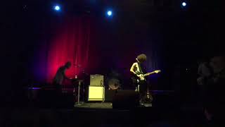 Yüzyüzeyken Konuşuruz - Kara Toprak Resimi