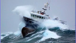 SHIPS IN STORM COMPILATION  -MONSTER WAVES